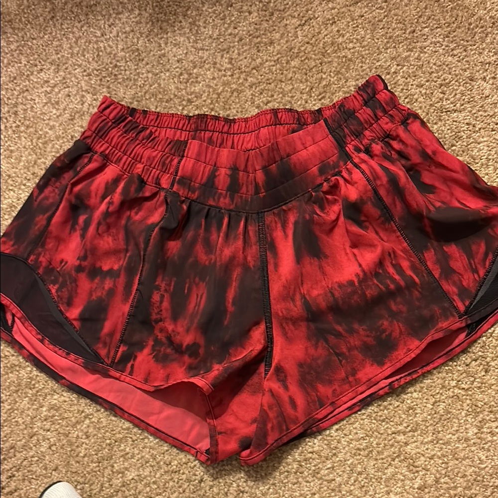 Lululemon low rise hotty hot shorts